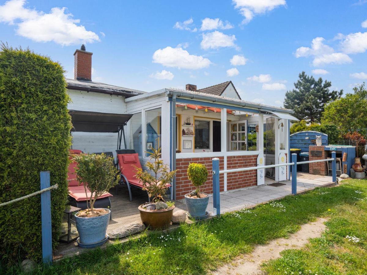 Beautiful Bungalow In Poel Near The Beach Fahrdorf  Dış mekan fotoğraf